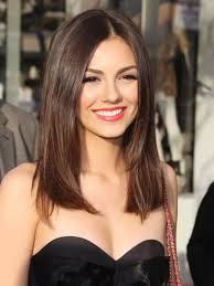 قصات شعر جديدة للشعر المتوسط الطول | مجلة سيدتي