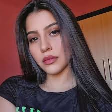 Dahiana Martinez's Instagram, Twitter & Facebook