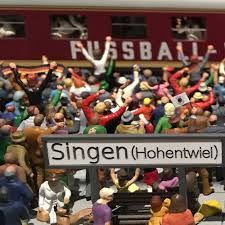 Ankunft Der Deutschen Fussballmannschaft Im Bahnhof Singen Hohentwiel Nach Dem Uberraschenden Gewinn Der Fussball Weltmeisterschaft 1954 In D Diez Photography