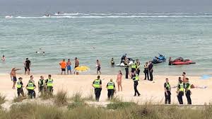 Chelsea is a bayside suburb of melbourne, located between edithvale and bonbeach. Chelsea Beach Man Hospitalised Beachgoers Attacked By Gang Herald Sun