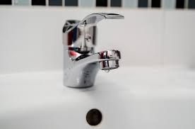 how to fix leaking pipes under the sink