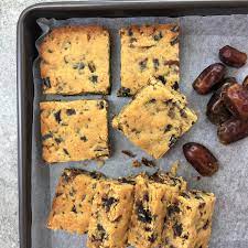 Easy Date Slice Recipe Melt Mix Chef Not Required Recipe Slices Recipes Date Slice Sweet Recipes