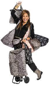 De collectie bestaat uit allerlei huishoudelijke. Patty Brard Komt Met Schoonmaakcollectie In Panterprint Winq Nl