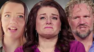 Kane Brown and his wife, Katelyn Brown, are parents to three young kids.  🩷🩷🩵