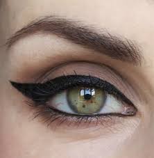 How to do eyeliner with hooded eyes. Expert Shares How To Do Eyeliner Based On Your Eye Shape