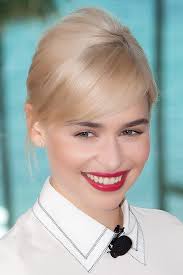 Emilia clarke height daenerys targaryen khaleesi emelia clarke blond head band queen costume sleek hairstyles. Emilia Clarke Straight Platinum Blonde Bun Sideswept Bangs Hairstyle Steal Her Style