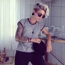 pin von gladys garcia auf tomboy androgynous styling kurzes haar haar styling androgynes haar