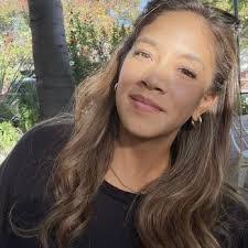 Laura Burlingame's Instagram, Twitter & Facebook