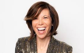 Elizabeth Barry's Instagram, Twitter & Facebook