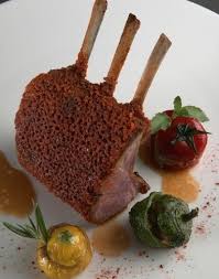 Carre D Agneau A La Basquaise Legumes Farcis Et Jus Au Piment D Espelette Recette Carre D Agneau Legumes Farcis Recettes Gastronomiques