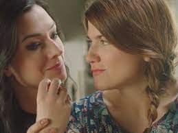 Тобайас мензис, джессика рэйн, грег уайз и др. The Carmilla Movie Review A Fun Web Series Becomes A Frustrating Movie Vox