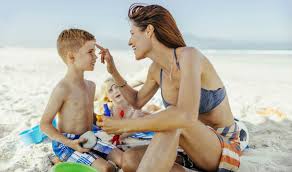 Soin visage non comédogène pour soin anti ride efficace 60 millions consommateur. Un Filtre Present Dans Des Cremes Solaires Se Transforme En Un Compose Cancerigene En Vieillissant Sante Magazine