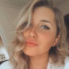 Sara Tremblay's Instagram, Twitter & Facebook