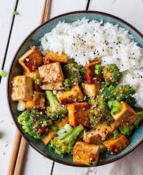 How to prepare extra firm tofu. Vegan Recipes On Instagram Takeout Style Tofu And Broccoli Bowl By Woon Heng Get The Recipe Below Easy Salad Recipes Vegan Dinner Recipes Easy Salads