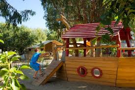 Vous pouvez commencer votre visite de st florent par le sentier des douaniers, qui longe la côte avec ses plages de sable blanc et sa végétation si typique, pour arriver à st florent. Homair Camping Kalliste Saint Florent Corse France Homair Vacances