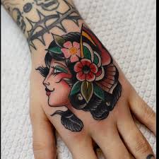 Follow Oldworkers By Gerson Tattoo Oldworkers Oldschooltattoo Oldschool Oldschoolink Traditionaltattoo Traditi Hand Tattoos Traditional Tattoo Tattoos