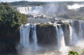 Iguazu nationalpark liegt im dreiländereck argentinien, brasilien und paraguay. Foz Do Iguacu Gewaltige Wasserfalle Im Dreilandereck Brasilien Argentinien Paraguay Sachmet