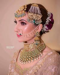Wear These Dazzling Bridal Green Jewellery For Your Wedding Ssgoescolourful Bridal Jewellery Inspiration Bridal Dress Design Bridal Makeup Looks