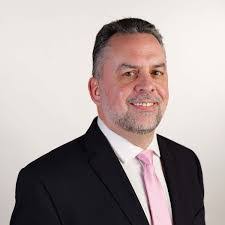 Dennis Peay's Instagram, Twitter & Facebook