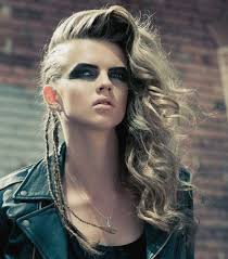Hairstyle Panosundaki Pin