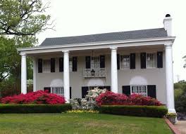 Azaleas In Front Of Home On Lindsey Lane Along The Tyler Azalea Trail March 2012 Azaleas Garden Azaleas Tyler Texas