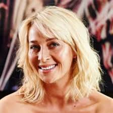When i went to meet her, she was tentative, nervous and fearful but also flattered. Asher Keddie Color Cut