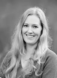 Julia Chapman's Instagram, Twitter & Facebook