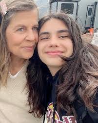 Linda Sweeten's Instagram, Twitter & Facebook