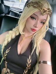 hii sharing selfies of my queen marika 🖤