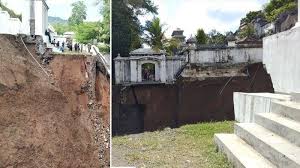 Menjawab pertanyaan lagi kita.apakah bisa bangunan tidak menggunakan pondasi dan sloof. Pondasi Tidak Pakai Cakar Ayam Diduga Picu Longsornya Makam Raja Imogiri Tribunnews Com Mobile