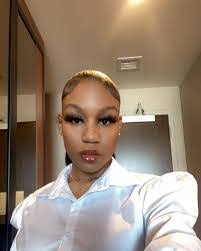 Kendra Fleming's Instagram, Twitter & Facebook