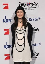 Lena meyer landrut was born on born 23 may, in the year, 1991 and she is a very famous german singer and also a songwriter. Stars Fruher Und Heute Ihr Modischer Wandel Brigitte De