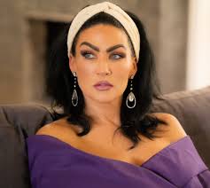 Kate Castro, Singer/Songwriter/Keynote Speaker, Executive Contributor at  Brainz Magazine