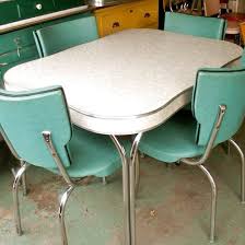 Cocktail & coffee tables conference tables console tables dining sets dining tables kitchen islands & butcherblocks all tables. Venta Vintage Formica Kitchen Table For Sale En Stock