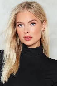 Il est clair qu'une brune, n'aura pas le même maquillage qu'une rousse ou même d'une blonde. 6 Etapes Pour Realiser Un Maquillage Nude
