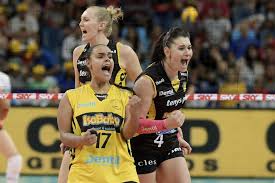 Neste dia nascia a confederação brasileira de voleibol (cbv). Libero Suelen Renova Com O Praia Clube Por Mais Uma Temporada Gazeta Esportiva