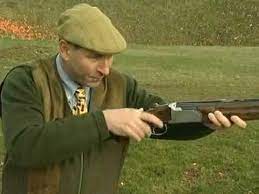 On n'y voit goutte sur ce terrain accidenté dans les écarts de cazedarnes. Apprendre Le Tir Au Fusil De Chasse Youtube