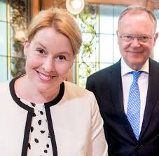 / karl lauterbach ретвитнул(а) mit den nerven am anfang. Spd Vorsitz Karl Lauterbach Und Nina Scheer Wollen Als Team Kandidieren Welt