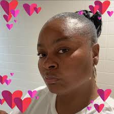 Learn how to flirt! Yall ladies be 34 talking bout "we gone fight".  😒🫵🏽🤷🏾‍♂️😂