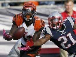The two teams have met each other 26 times, with the new england patriots winning 17 games and the cincinnati bengals winning 9 games. Bengals Vs Patriots October 16 2016 35 17 Patriots New England Patriots Cornerback Malcolm Butler 21 Breaks Up A Pa Bengals Patriots Football Helmets