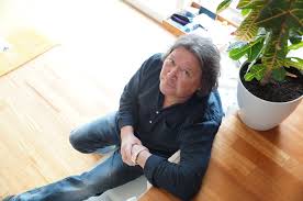 Hers was the happy alliance of a beautiful instrument with fastidious training. Die Stimme Ist Ein Zweites Gesicht Klosterneuburg