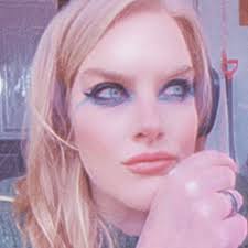 Several years ago I was buying vegetables at one of those Manhattan street  fruit stands. A neighbour approached me, said he worked for the city, and  told me *never* to buy from