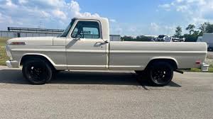 Image result for Beige 1990 Barrett Truck U-Drive