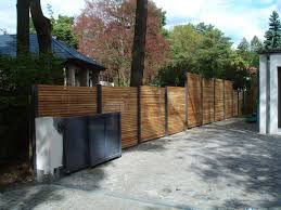Sichtschutzzaun Holz Metall Gunstig Larche Hohe Grau Weiss Aus Holz Metall Aufstellen Angebot Desig Sichtschutzzaun Holz Sichtschutzzaun Sichtschutz Garten Zaun