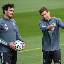 Dass ihr erstes gemeinsames kind ein junge wird, hatte cathy vor monaten selbst auf instagram offenbart. Mats Hummels Frau Cathy Zeigt Sich Im Bikini Und Tritt Ins Fettnapfchen Stars