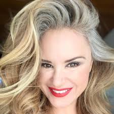 Keegan Connor Tracy a ajouté une...