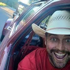 Dexter Presnell's Instagram, Twitter & Facebook