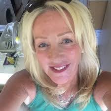 Janet Ashbrook's Instagram, Twitter & Facebook