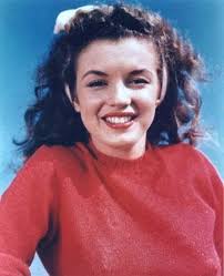 Marilyn Looked Much Better With Her Natural Hair Color Marilyn Monroe Photos Norma Jean Marilyn Monroe Norma Jean