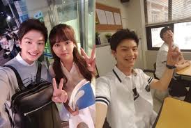 Sungjae dan so hyun terpilih sebagai model untuk brand tersebut musim ini. Sungjae Dan Kim So Hyun Selca Saat Syuting Terakhir School 2015